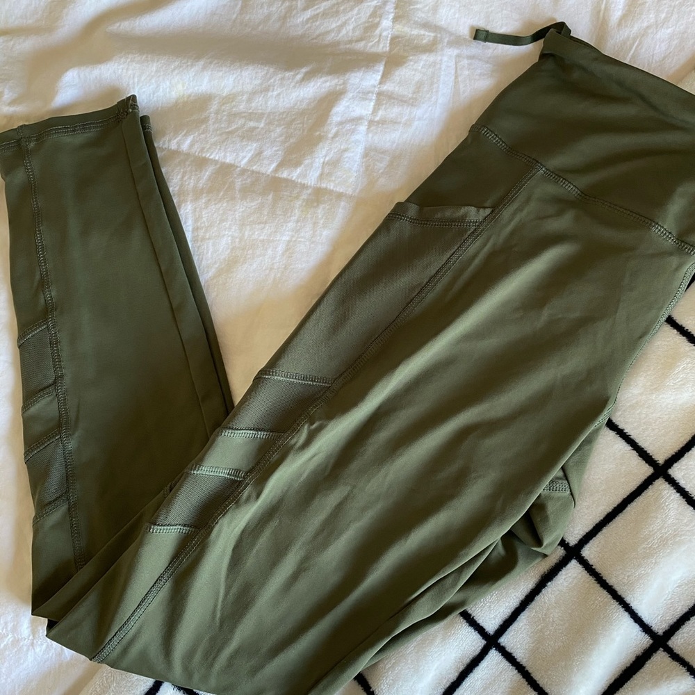 FOREVER 21 OLIVE LEGGINGS